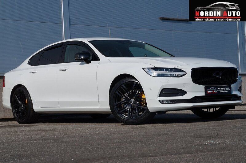 Vit Begagnad 2017 Volvo S90 Sedan | 224 900 kr (Marknadspris) - Bild 1/4