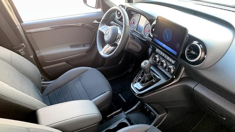 Ny Mercedes T180 131 HK (96 kW) 2025 Blå Minibuss