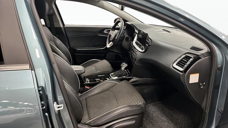 Begagnad Kia XCeed Advance 141 HK (103 kW) 2023 Grå SUV