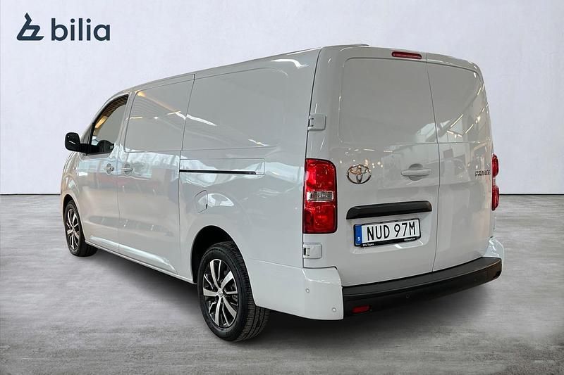 Ny Toyota Proace 2026 Vit Minibuss