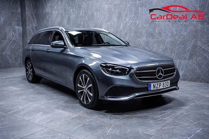 Grå Begagnad 2022 Mercedes E300 Avantgarde Kombi | 328 800 kr (Marknadspris) - Bild 1/4