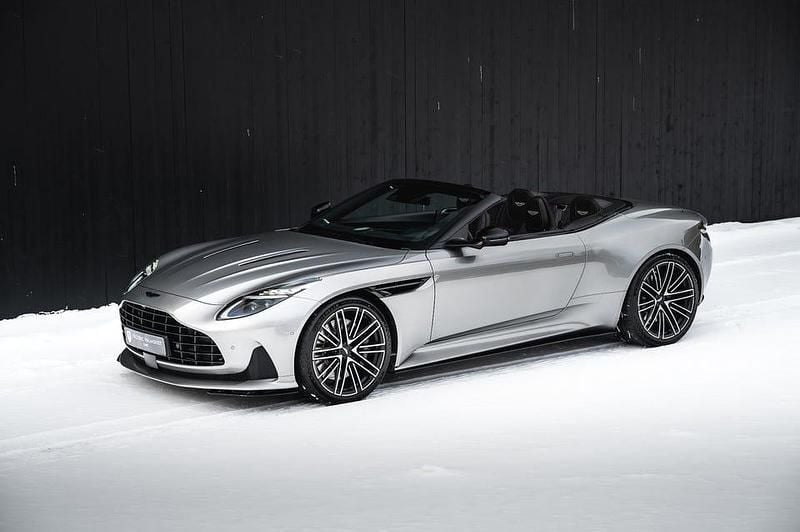 Begagnad Aston Martin DB12 680 HK (500 kW) 2024 Grå Cab