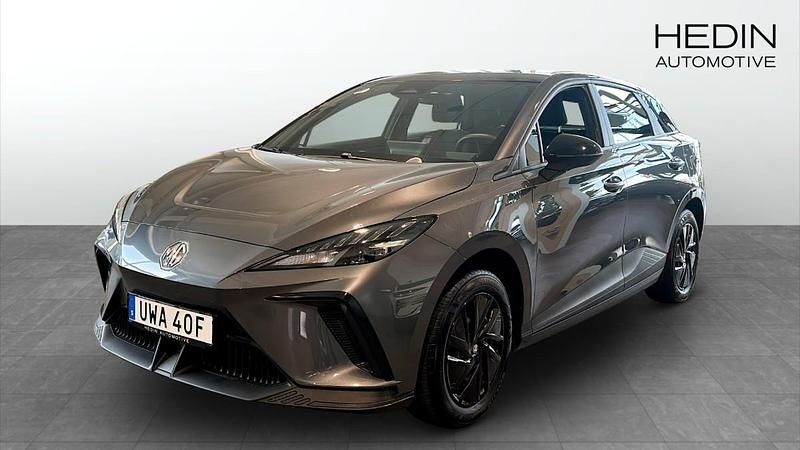 Grå (grey) Begagnad 2023 MG MG4 EV Halvkombi | 259 900 kr - Bild 1/4