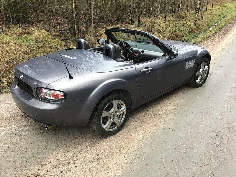 Mazda av by