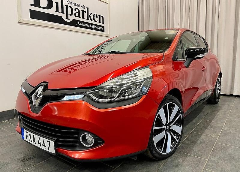 Röd Begagnad 2014 Renault Clio IV Halvkombi | 119 900 kr (Marknadspris) - Bild 1/3