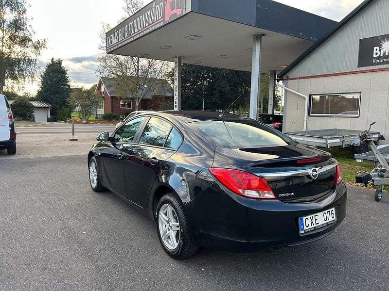 Svart Begagnad 2009 Opel Insignia Essentia Sedan | 39 900 kr - Bild 1/4