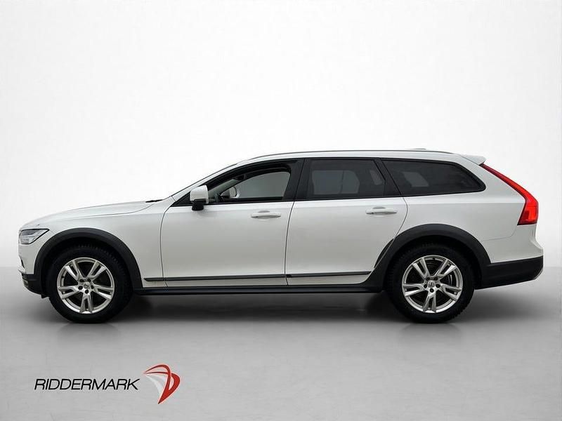 Begagnad Volvo V90 CC Plus 190 HK (139 kW) 2017 Vit Kombi