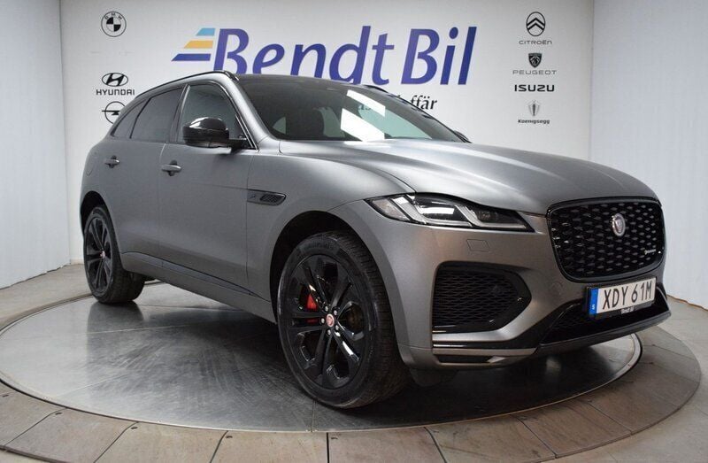 Svart Begagnad 2022 Jaguar F-Pace R-Dynamic SUV | 649 500 kr (Bra pris) - Bild 1/3