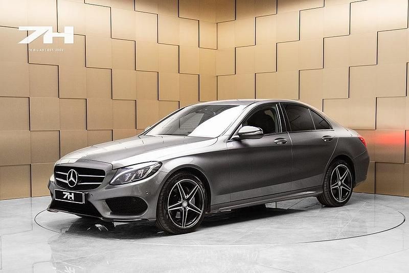Grå Begagnad 2016 Mercedes C220 AMG line Sedan | 229 900 kr (Marknadspris) - Bild 1/4