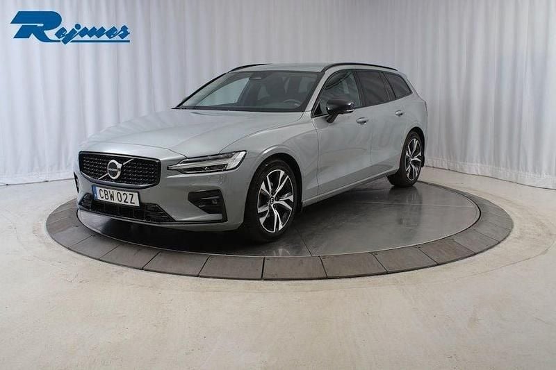 Grå Begagnad 2024 Volvo V60 Plus Kombi | 399 900 kr (Bra pris) - Bild 1/4