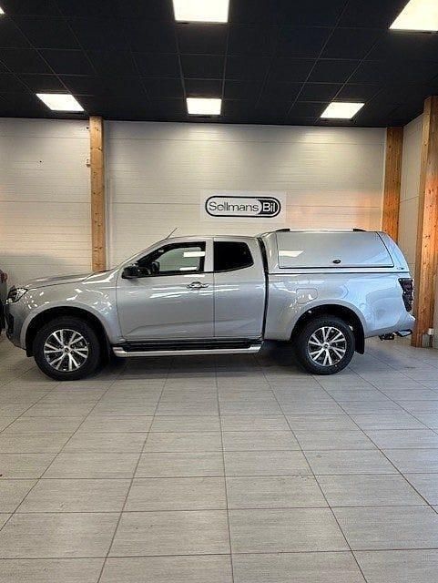 Begagnad Isuzu D-Max 163 HK (119 kW) 2024 Grå (mercury silver ) Van