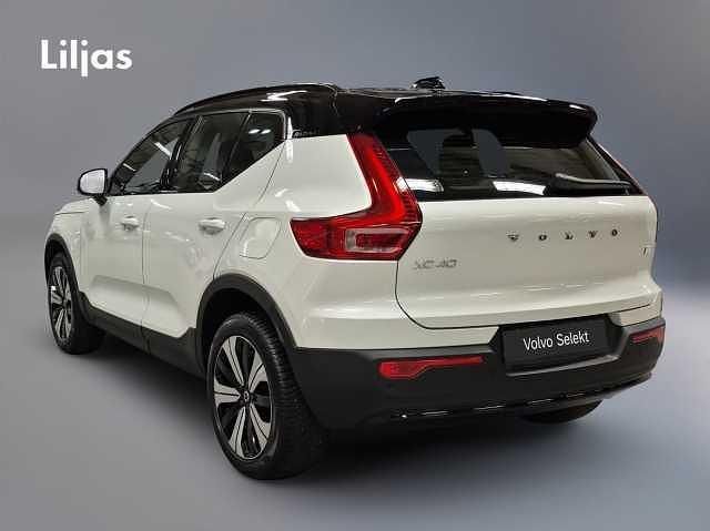 Begagnad Volvo XC40 Core 185 kW (252 HK) 2022 Vit SUV