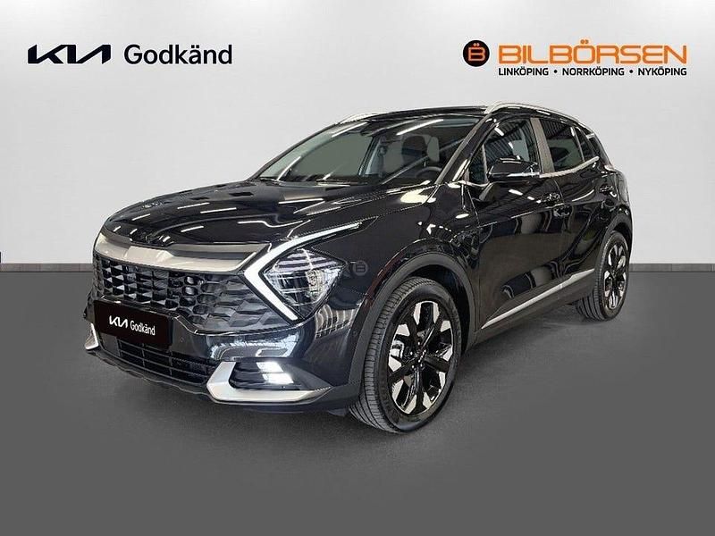 Svart Begagnad 2025 Kia Sportage Advance SUV | 439 900 kr (Lite dyr) - Bild 1/4