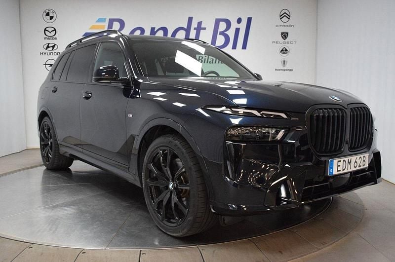 Svart Begagnad 2024 BMW X7 M Sport SUV | 1 069 500 kr (Lite dyr) - Bild 1/4