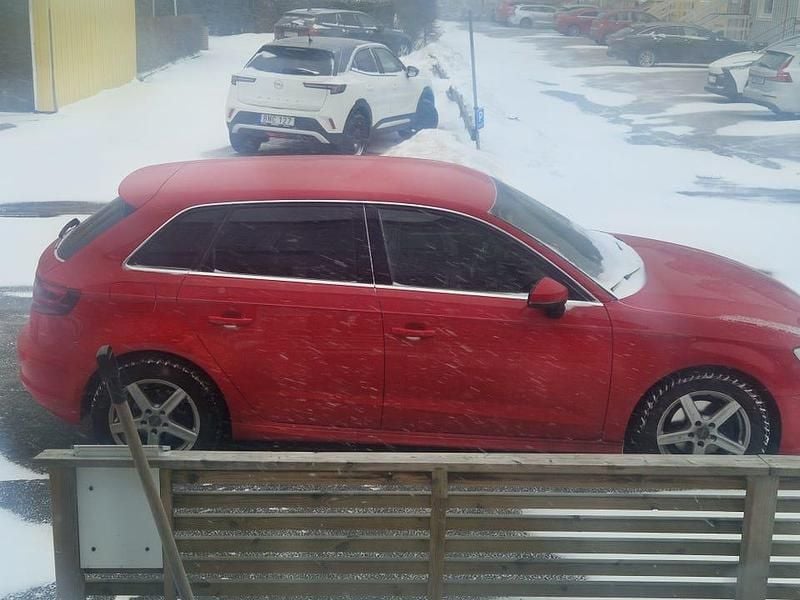 Begagnad Audi A3 110 HK (80 kW) 2014 Röd