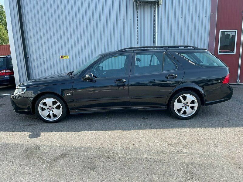 Begagnad Saab 9-5 Linear 180 HK (132 kW) 2007 Svart Kombi