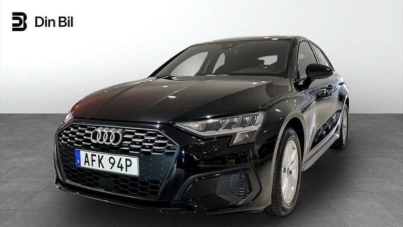 Svart Begagnad 2022 Audi A3 Sportback Proline Halvkombi | 229 000 kr (Marknadspris) - Bild 1/4