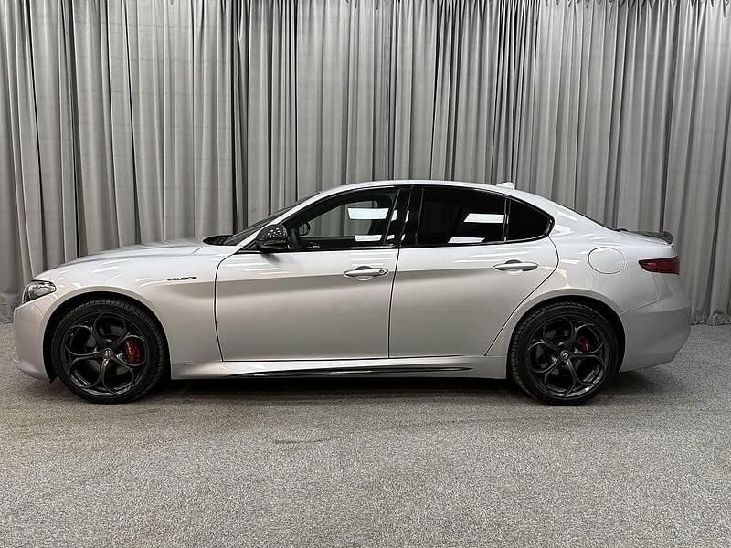 Begagnad Alfa Romeo Giulia Veloce 280 HK (205 kW) 2018 Silverstone gray metalic Sedan