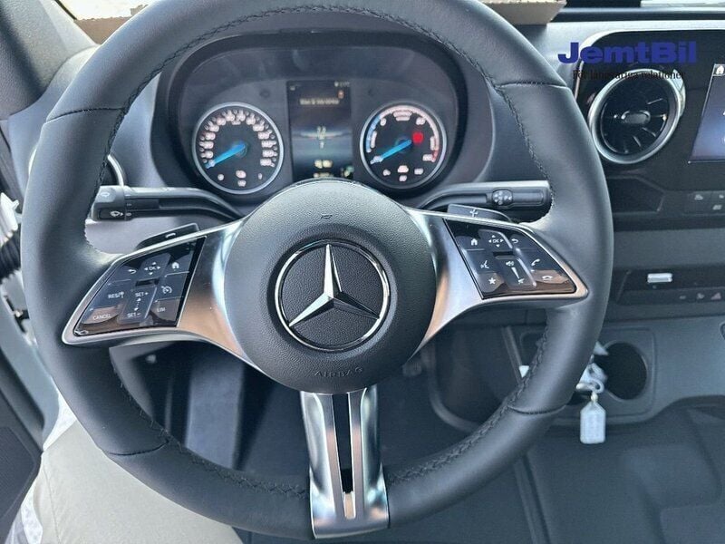 Ny Mercedes E-Sprinter 152 kW (207 HK) 2025 Vit Van