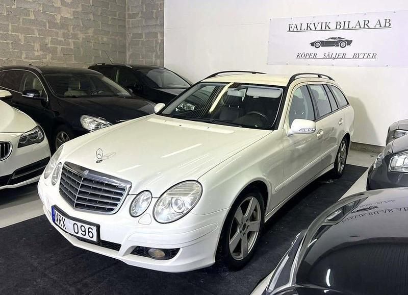 Begagnad Mercedes E200 Classic 184 HK (135 kW) 2009 Vit Kombi