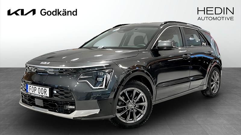 Grå Begagnad 2023 Kia e-Niro SUV | 349 900 kr - Bild 1/4