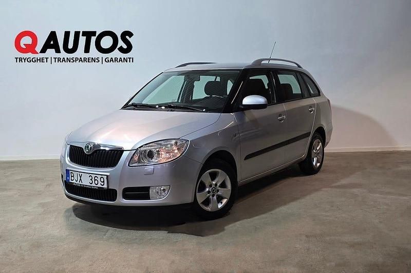 Begagnad Skoda Fabia 69 HK (50 kW) 2010 Grå Kombi