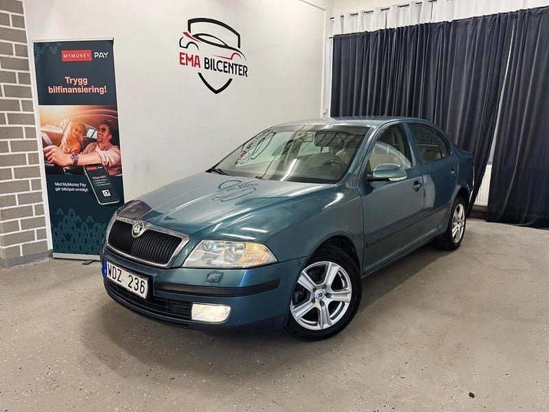 Ljusgrön Begagnad 2004 Skoda Octavia Halvkombi | 24 900 kr (Marknadspris) - Bild 1/4