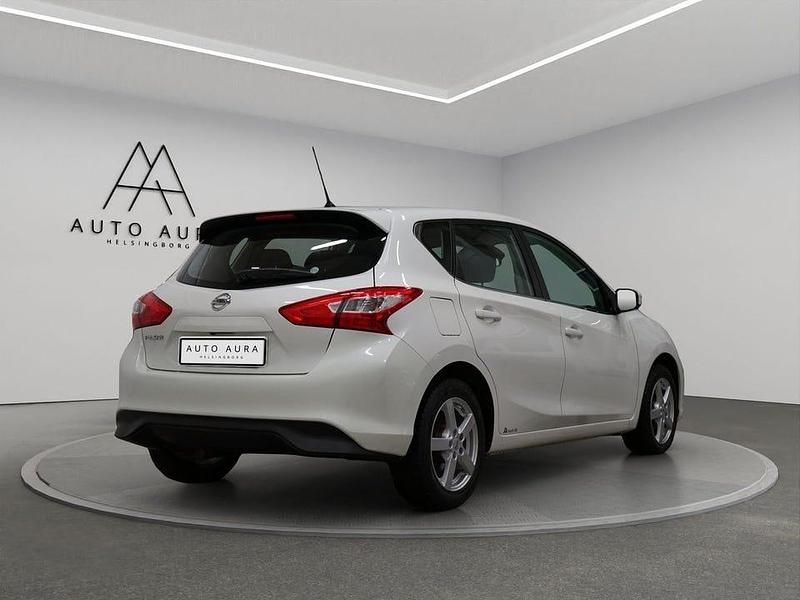 Begagnad Nissan Pulsar 116 HK (85 kW) 2017 Vit Halvkombi