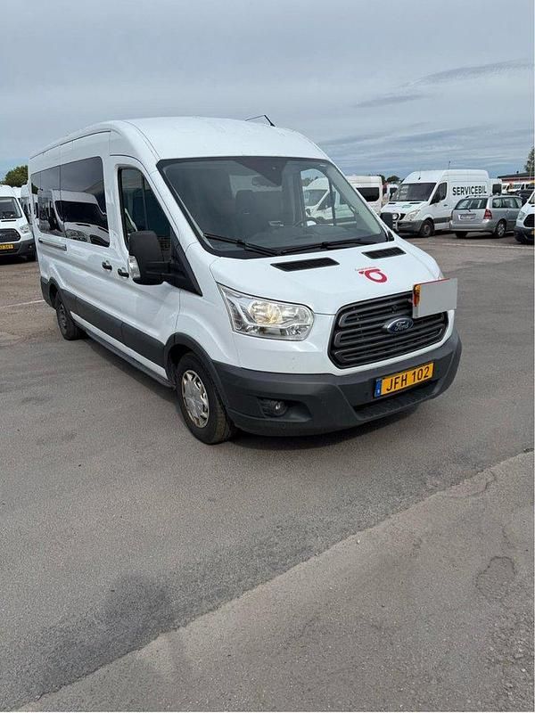Vit Begagnad 2018 Ford Transit Minibuss | 87 000 kr - Bild 1/4