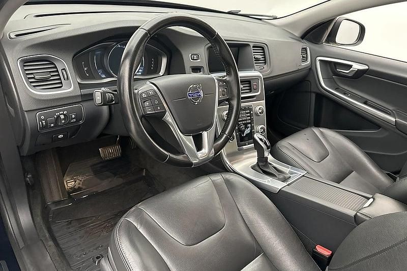 Blå Begagnad 2016 Volvo S60 Sedan | 169 900 kr - Bild 1/2