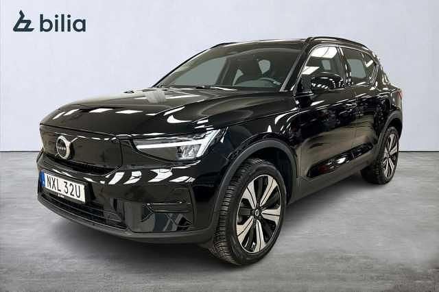 Svart Begagnad 2022 Volvo XC40 Core SUV | 339 900 kr - Bild 1/3