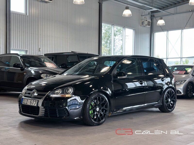 Svart Begagnad 2008 VW Golf VI R Halvkombi | 138 900 kr - Bild 1/4