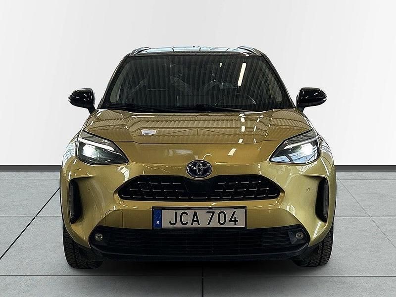 Begagnad Toyota Yaris Cross Edition-S 92 HK (67 kW) 2022 Gul SUV