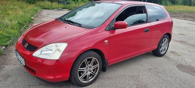 Röd Begagnad 2003 Honda Civic Halvkombi | 21 000 kr (Marknadspris) - Bild 1/4