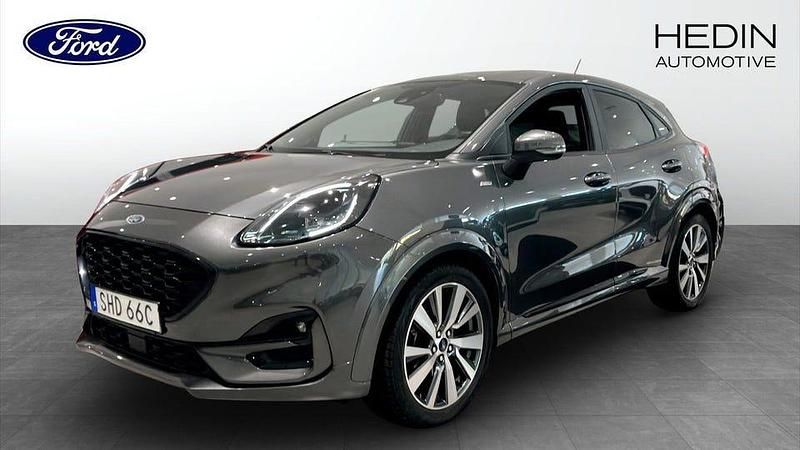 Grå Begagnad 2022 Ford Puma ST-Line SUV | 209 000 kr (Marknadspris) - Bild 1/4