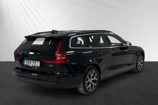 Begagnad Volvo V60 197 HK (144 kW) 2023 Kombi