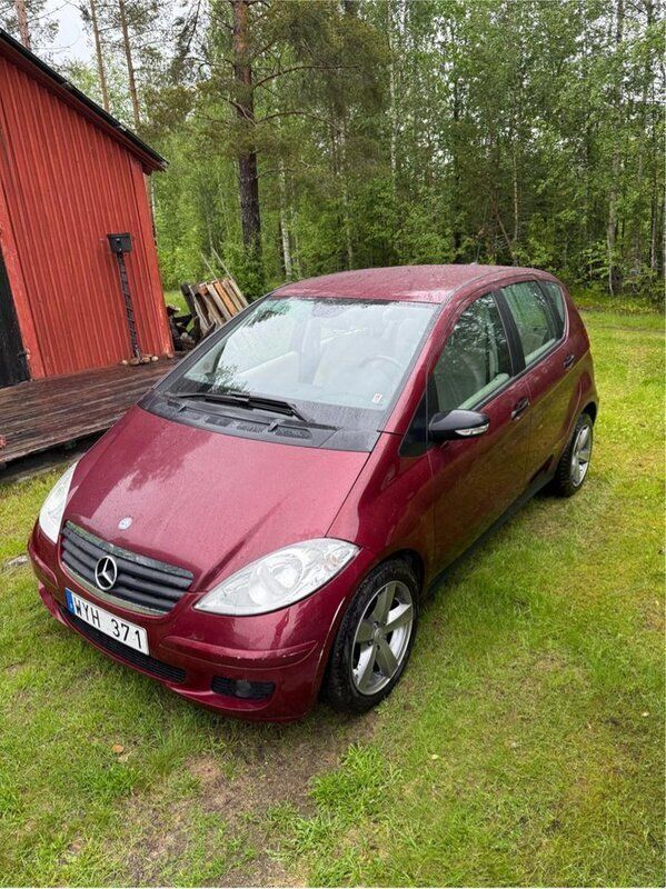 Röd Begagnad 2006 Mercedes A150 Classic Halvkombi | 35 000 kr (Superpris) - Bild 1/4