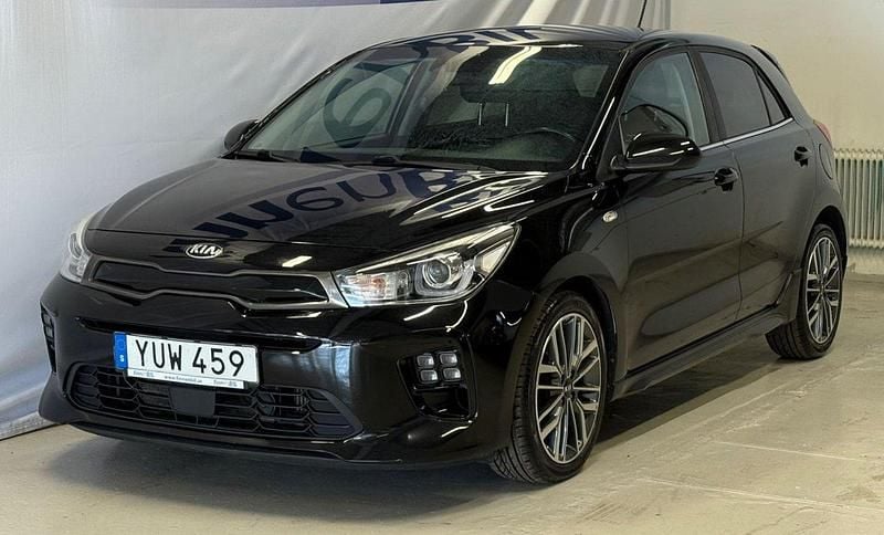 Svart Begagnad 2018 Kia Rio GT-Line Halvkombi | 159 900 kr (Marknadspris) - Bild 1/4