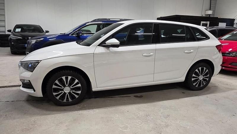 Begagnad Skoda Scala Style 90 HK (66 kW) 2022 Vit Halvkombi