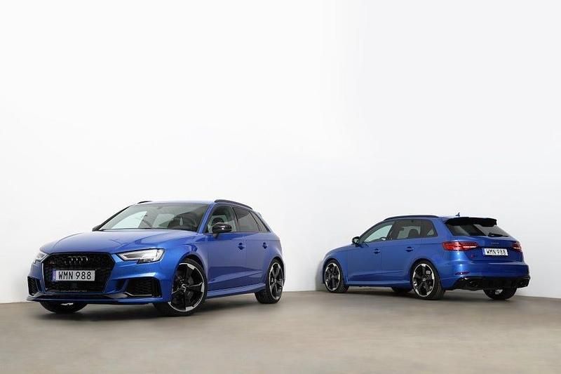 Blå Begagnad 2017 Audi RS3 Sportback Halvkombi | 449 000 kr (Marknadspris) - Bild 1/4