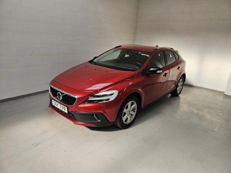 Röd Begagnad 2019 Volvo V40 CC Kinetic Kombi | 204 900 kr (Bra pris) - Bild 1/4