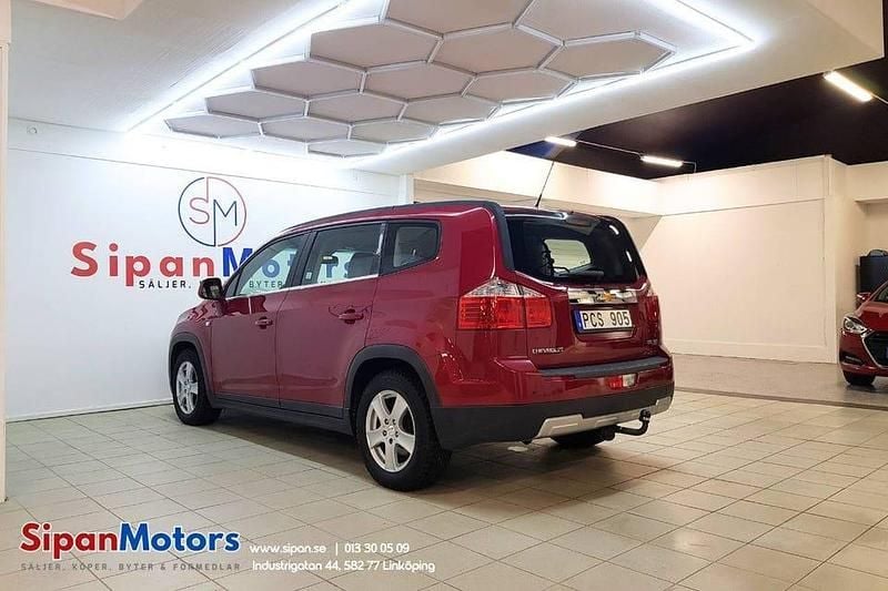 Begagnad Chevrolet Orlando 163 HK (119 kW) 2011 Röd Minibuss