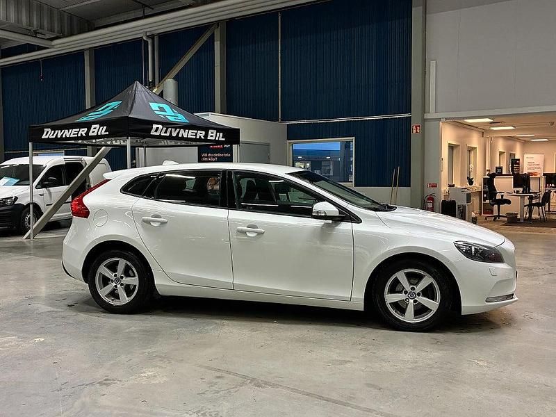 Begagnad Volvo V40 116 HK (85 kW) 2013 Vit Kombi