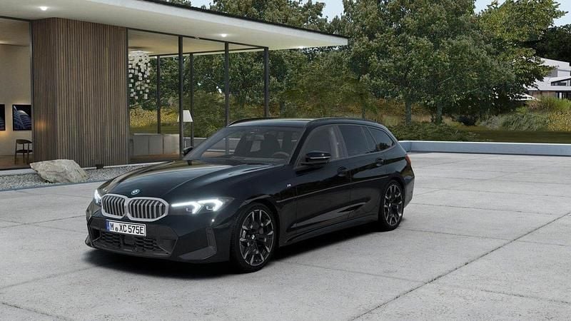 Svart Ny 2025 BMW 330e Efficient Dynamics Kombi | 695 500 kr (Lite dyr) - Bild 1/4