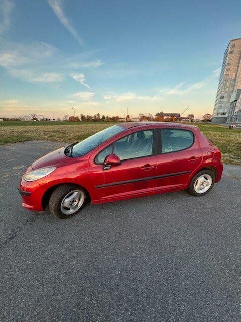 Röd Begagnad 2007 Peugeot 207 Halvkombi | 14 000 kr (Superpris) - Bild 1/4