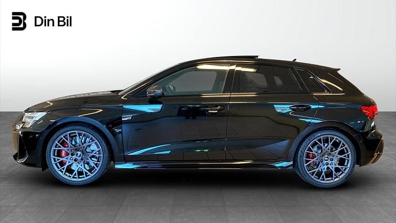 Ny Audi RS3 Sportback Comfort 2026 Svart Halvkombi