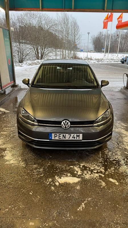 Indium grey metallic Begagnad 2019 VW Golf VII | 165 000 kr (Marknadspris) - Bild 1/4