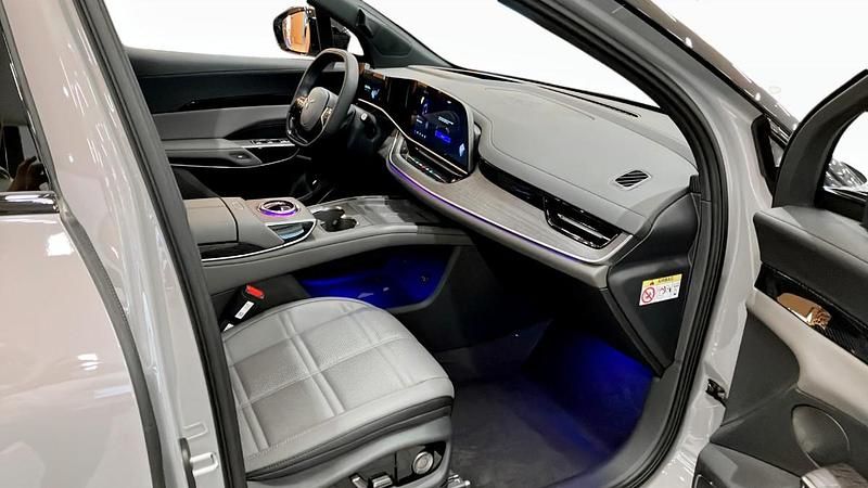 Ny Hongqi EHS7 455 kW (619 HK) 2025 Grå (grey) SUV