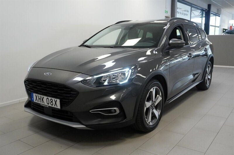 Grå Begagnad 2021 Ford Focus Active Kombi | 208 800 kr (Marknadspris) - Bild 1/4