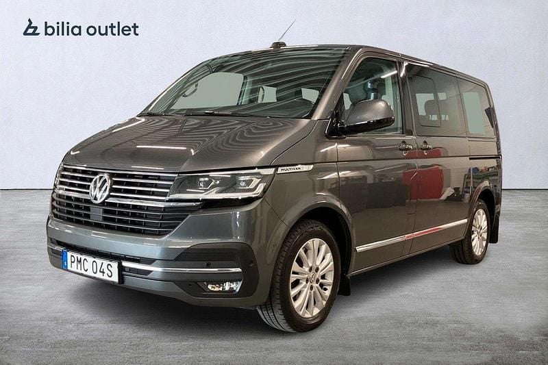 Grå Begagnad 2021 VW Multivan Highline Minibuss | 599 000 kr (Marknadspris) - Bild 1/4